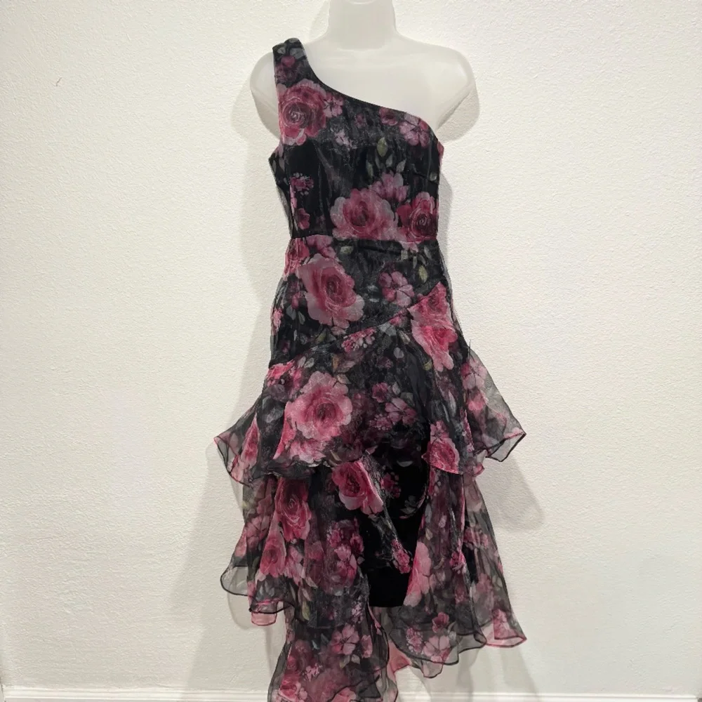 NEW lulus black pink regal organza tiered rose floral one shoulder gown dress - Picture 2 of 10